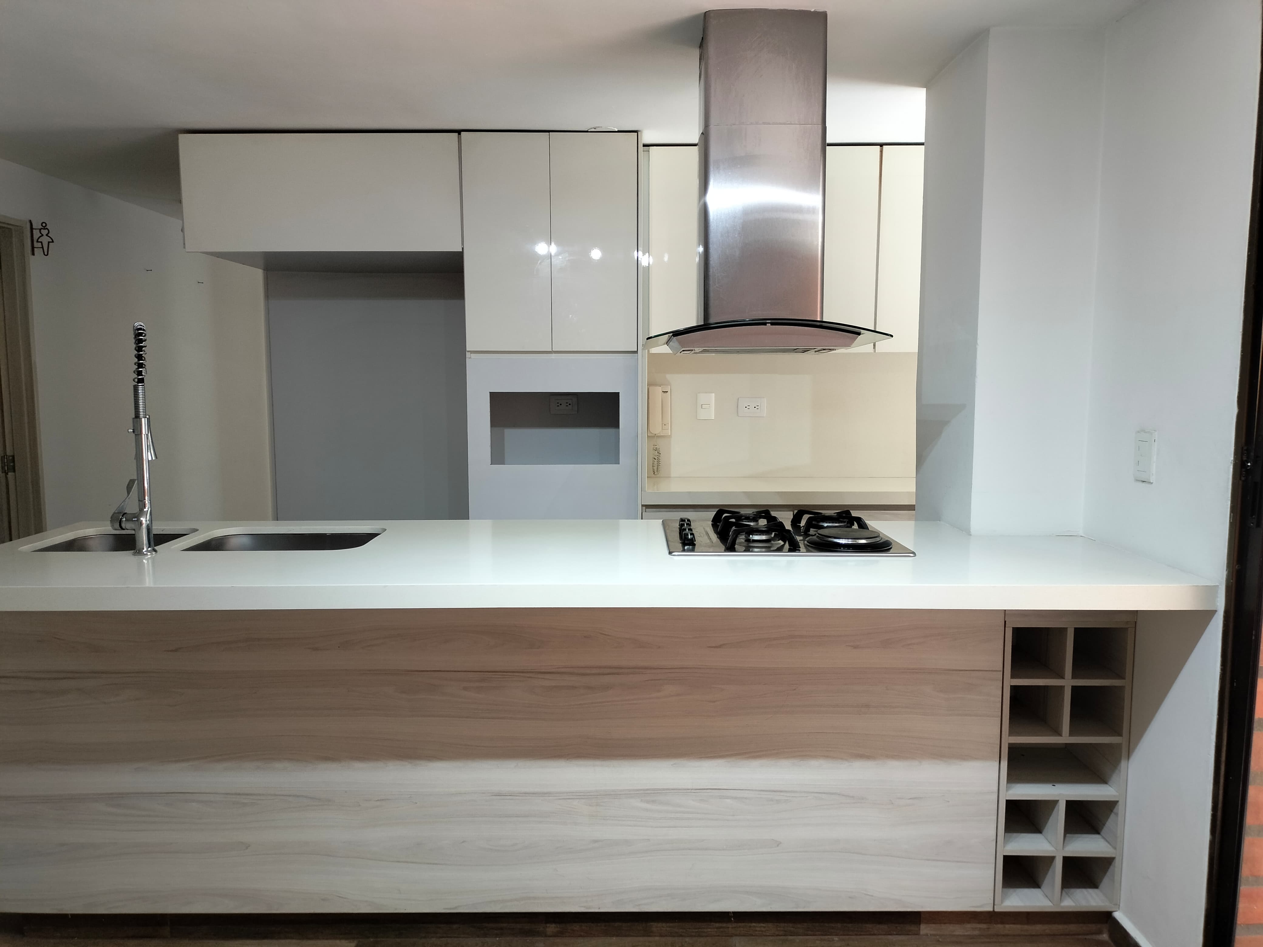 Apartamento en venta en El Poblado, Medellín · foto 4 de 16