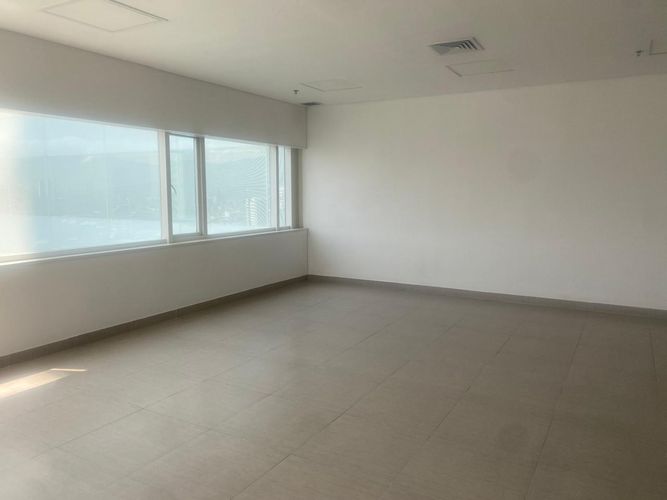 Oficina en arriendo en El Poblado, Medellín, 98 m² · foto 2 de 8