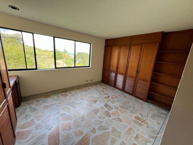 Apartamento de 4 alcobas en venta en Normandia, Cali, 247 m² · foto 7 de 19