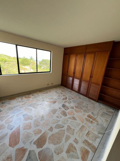 Apartamento de 4 alcobas en venta en Normandia, Cali, 247 m² · foto 11 de 19