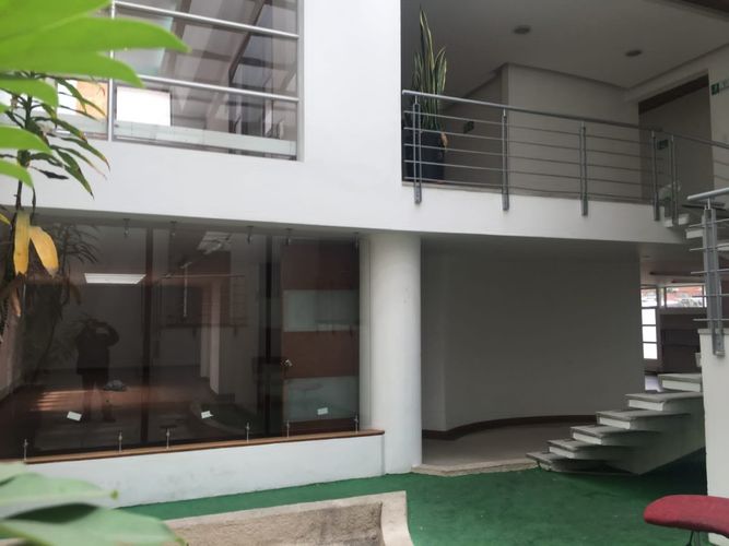 Casa de 5 alcobas en venta en Chicó Alto, Bogotá, 665 m² · foto 5 de 21