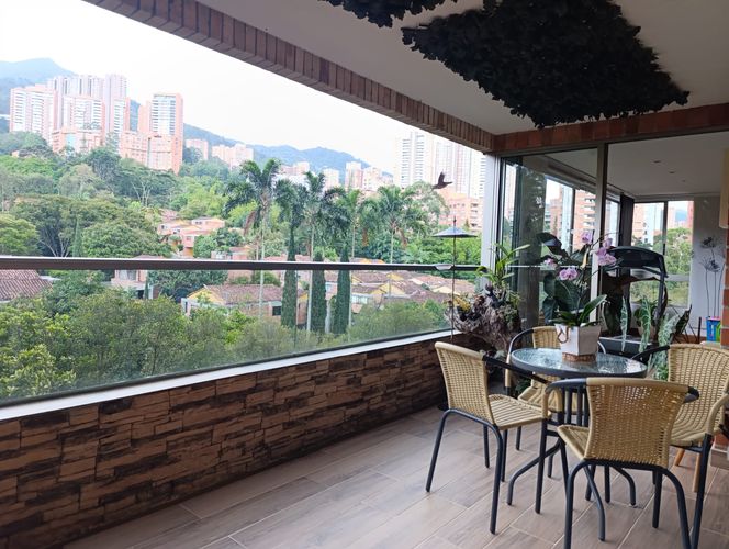 Apartamento de 3 alcobas en arriendo en El Poblado, Medellín, 275 m² · foto 18 de 19