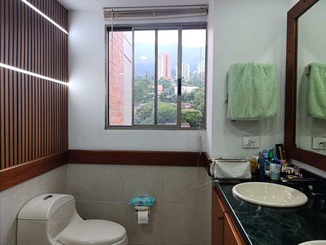Apartamento de 3 alcobas en arriendo en El Poblado, Medellín, 275 m² · foto 10 de 19