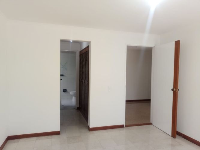 Apartamento de 3 alcobas en arriendo en El Poblado, Medellín, 132 m² · foto 10 de 18