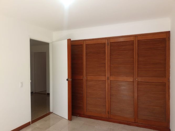 Apartamento de 3 alcobas en arriendo en El Poblado, Medellín, 132 m² · foto 11 de 18