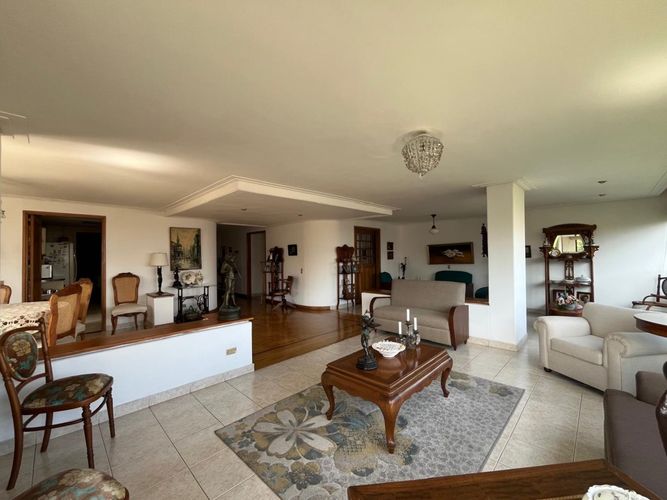 Apartamento de 3 alcobas en venta en El Poblado, Medellín, 175 m² · foto 16 de 19