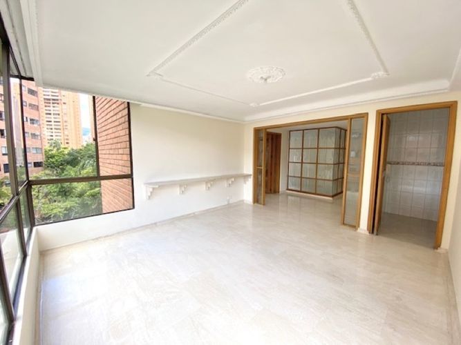 Apartamento de 4 alcobas en venta en El Poblado, Medellín, 260 m² · foto 4 de 24