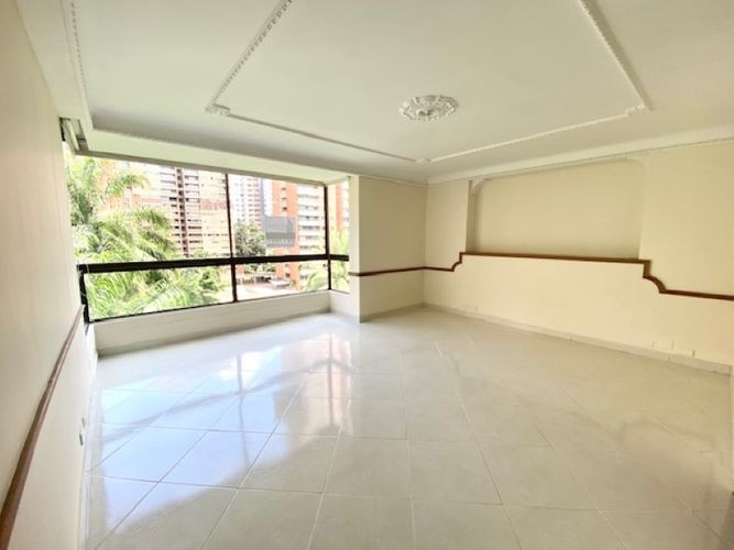 Apartamento de 4 alcobas en venta en El Poblado, Medellín, 260 m² · foto 8 de 24