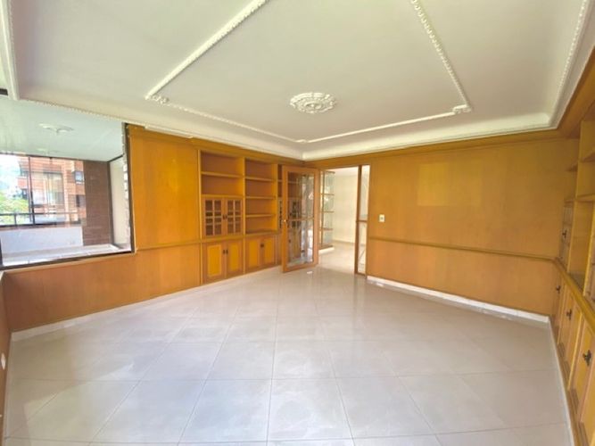 Apartamento de 4 alcobas en venta en El Poblado, Medellín, 260 m² · foto 10 de 24