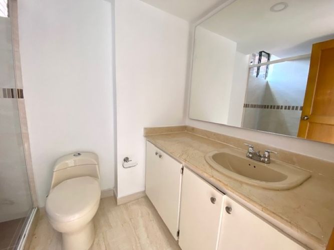 Apartamento de 4 alcobas en venta en El Poblado, Medellín, 260 m² · foto 16 de 24