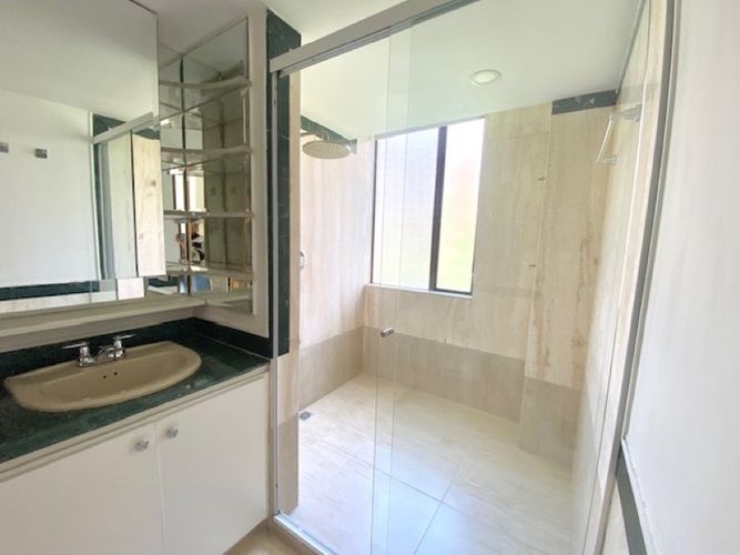 Apartamento de 4 alcobas en venta en El Poblado, Medellín, 260 m² · foto 19 de 24