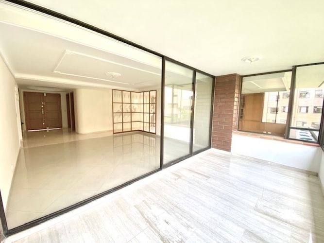 Apartamento de 4 alcobas en venta en El Poblado, Medellín, 260 m² · foto 22 de 24