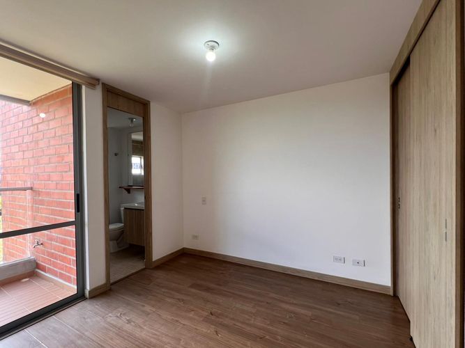 Apartamento de 2 alcobas en venta en Llano Grande, Rionegro, 67 m² · foto 2 de 9