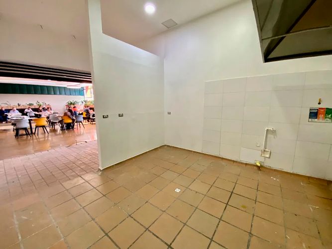 Local en arriendo en El Poblado, Medellín, 27 m² · foto 3 de 6