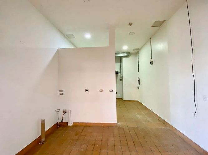 Local en arriendo en El Poblado, Medellín, 27 m² · foto 4 de 6