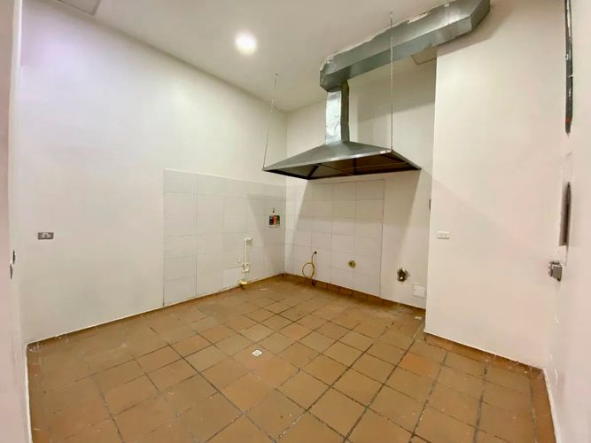 Local en arriendo en El Poblado, Medellín, 27 m² · foto 5 de 6