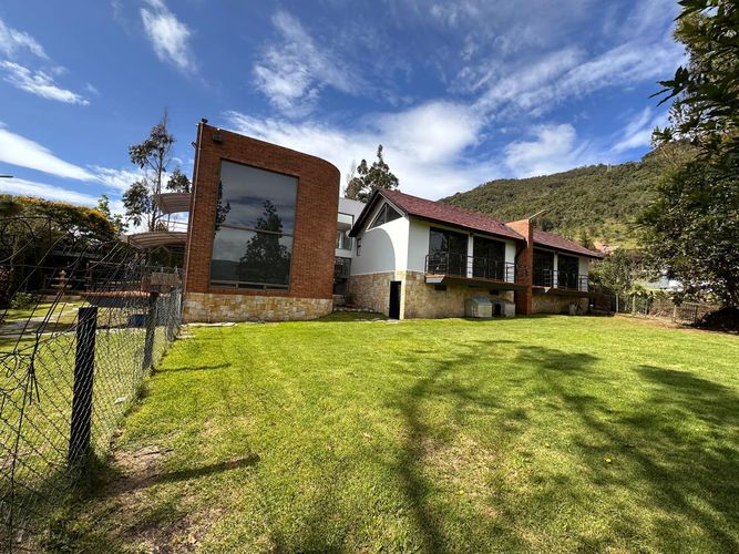 Casa de 3 alcobas en venta en Vereda El Salitre, La Calera, 295 m² · foto 6 de 24