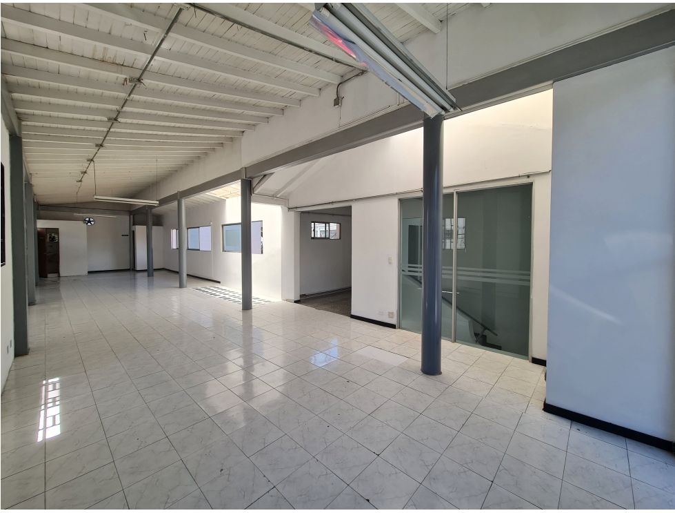 Local en Venta en El Poblado, Medellín - Miniatura 26