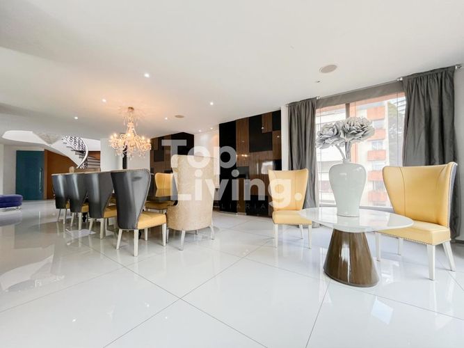 Apartamento de 4 alcobas en venta en Los Rosales, Bogotá, 605 m² · foto 3 de 23