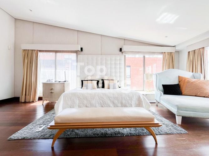 Apartamento de 4 alcobas en venta en Los Rosales, Bogotá, 605 m² · foto 13 de 23