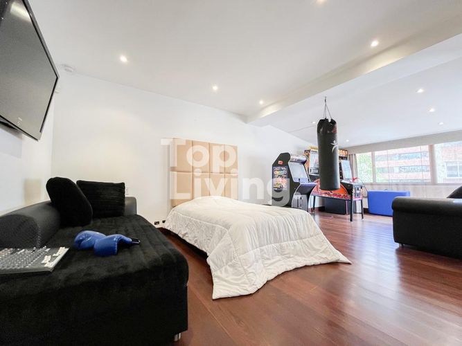 Apartamento de 4 alcobas en venta en Los Rosales, Bogotá, 605 m² · foto 21 de 23