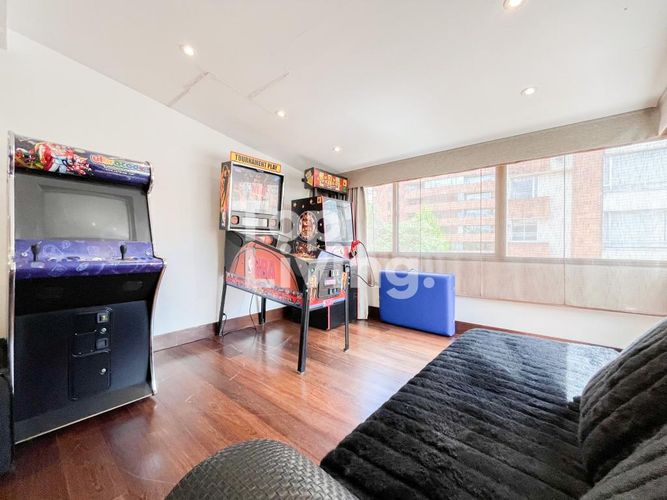 Apartamento de 4 alcobas en venta en Los Rosales, Bogotá, 605 m² · foto 22 de 23