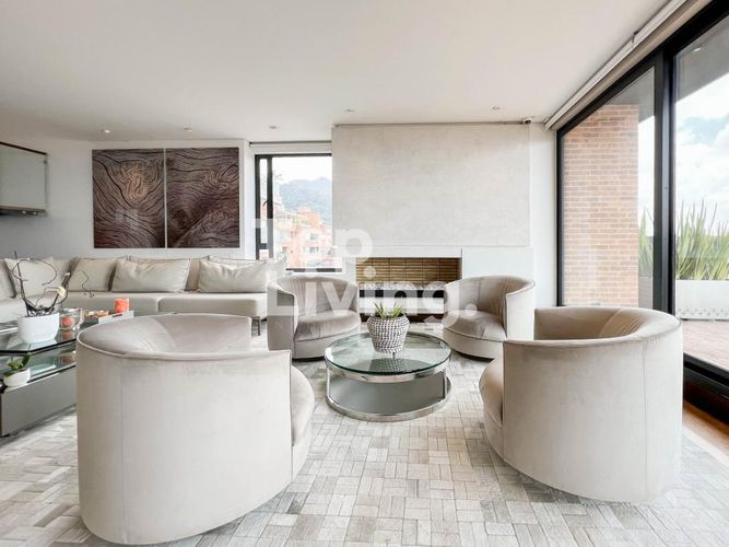 Apartamento de 4 alcobas en venta en Los Rosales, Bogotá, 394 m² · foto 3 de 24