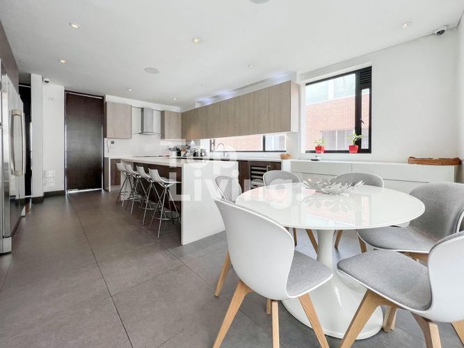 Apartamento de 4 alcobas en venta en Los Rosales, Bogotá, 394 m² · foto 6 de 24