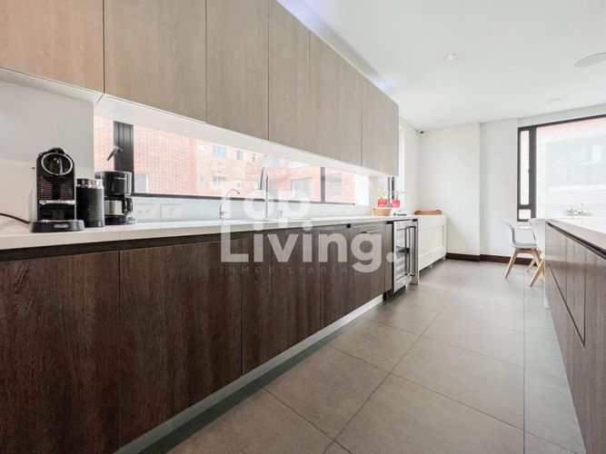 Apartamento de 4 alcobas en venta en Los Rosales, Bogotá, 394 m² · foto 9 de 24