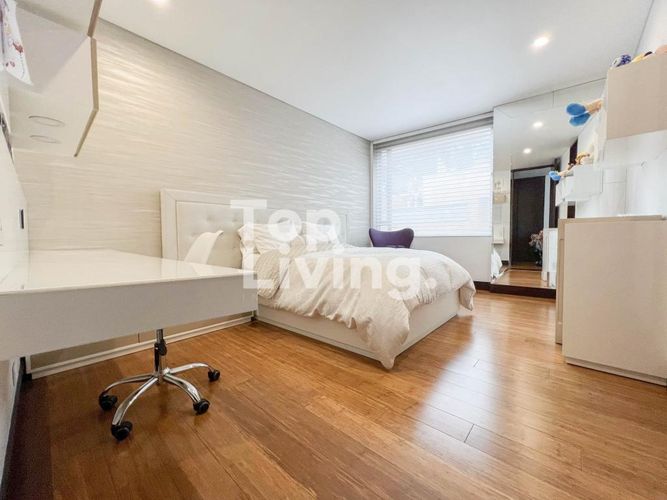 Apartamento de 4 alcobas en venta en Los Rosales, Bogotá, 394 m² · foto 20 de 24