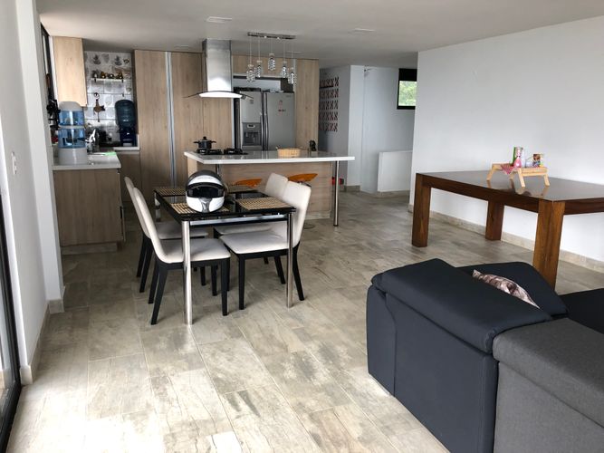Casa de 6 alcobas en venta en Altavista, Medellín, 434 m² · foto 3 de 11