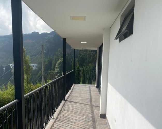 Casa de 6 alcobas en venta en Altavista, Medellín, 434 m² · foto 11 de 11