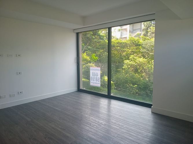 Apartamento de 3 alcobas en arriendo en El Poblado, Medellín, 175 m² · foto 13 de 19