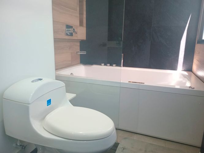Apartamento de 3 alcobas en arriendo en El Poblado, Medellín, 175 m² · foto 17 de 19