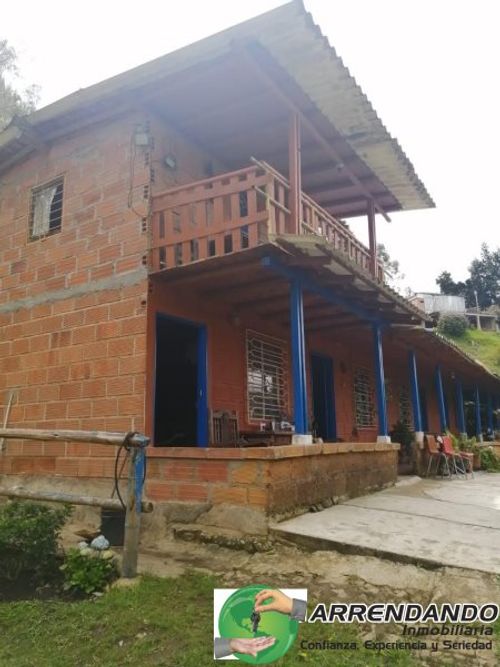 Casa de 3 alcobas en venta en El Salado, Guarne · foto 3 de 24