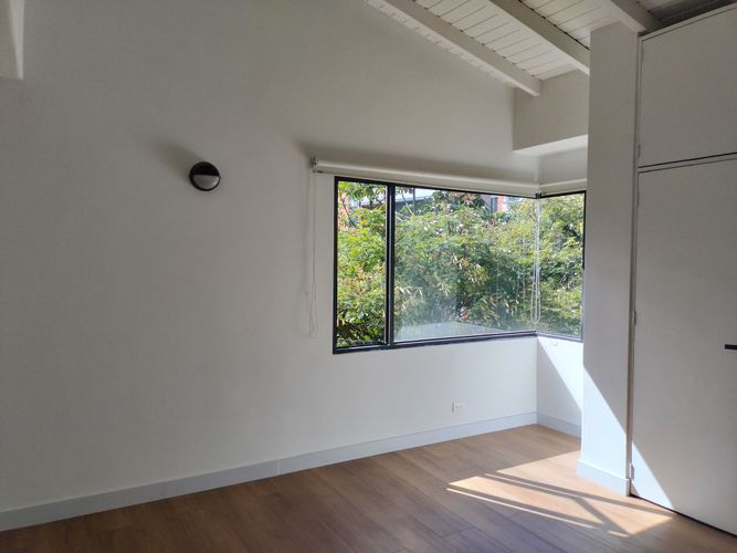 Apartamento de 3 alcobas en arriendo en El Poblado, Medellín, 235 m² · foto 10 de 20