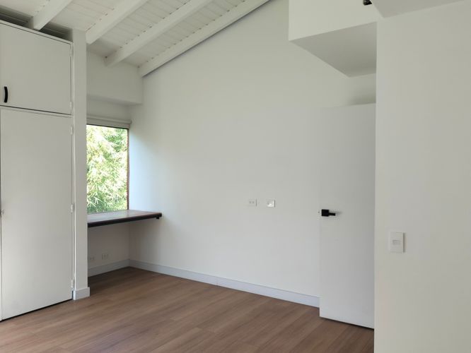 Apartamento de 3 alcobas en arriendo en El Poblado, Medellín, 235 m² · foto 15 de 20