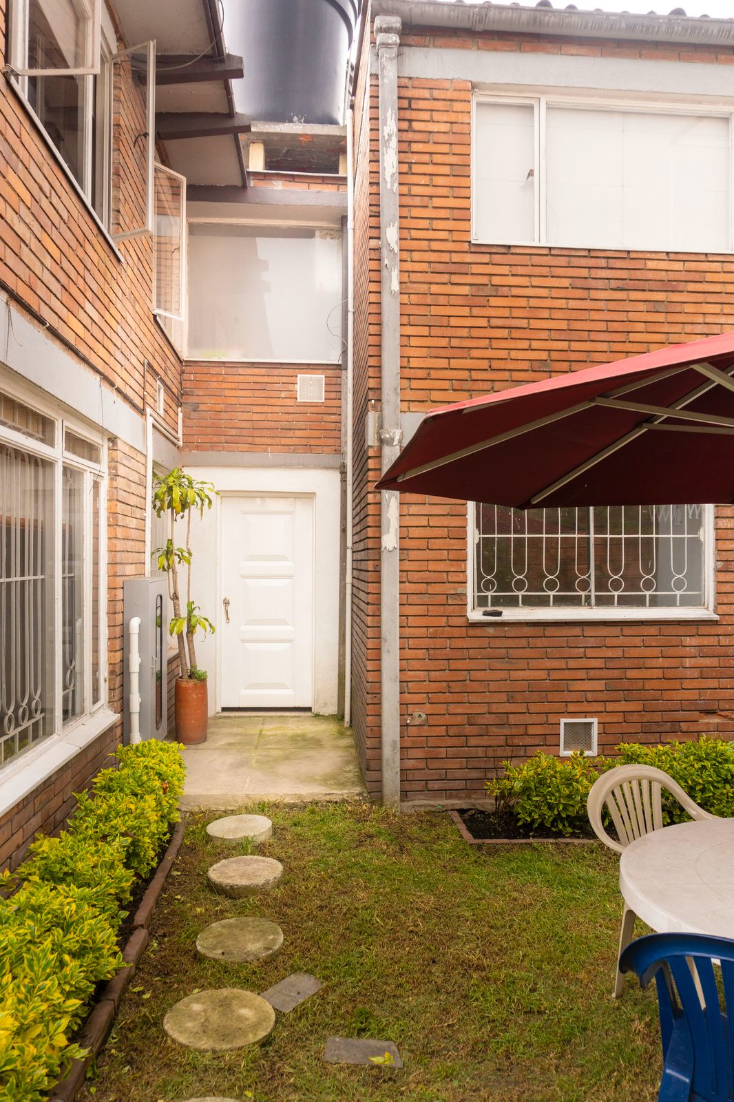 Casa en venta en La Esmeralda, Bogotá · foto 3 de 24