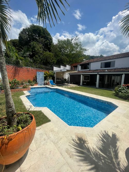 $2.350.000.000 en Urbanizacion El Rincon Del Lago