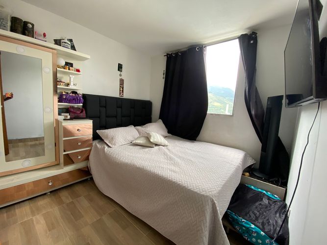Apartamento de 3 alcobas en venta en La Navarra, Bello, 46 m² · foto 4 de 12
