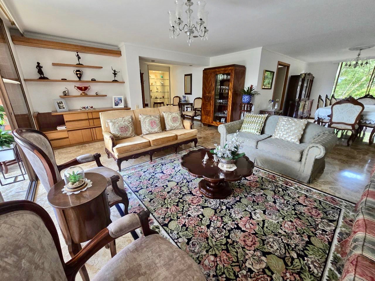 Apartamento en venta en El Poblado, Medellín 2