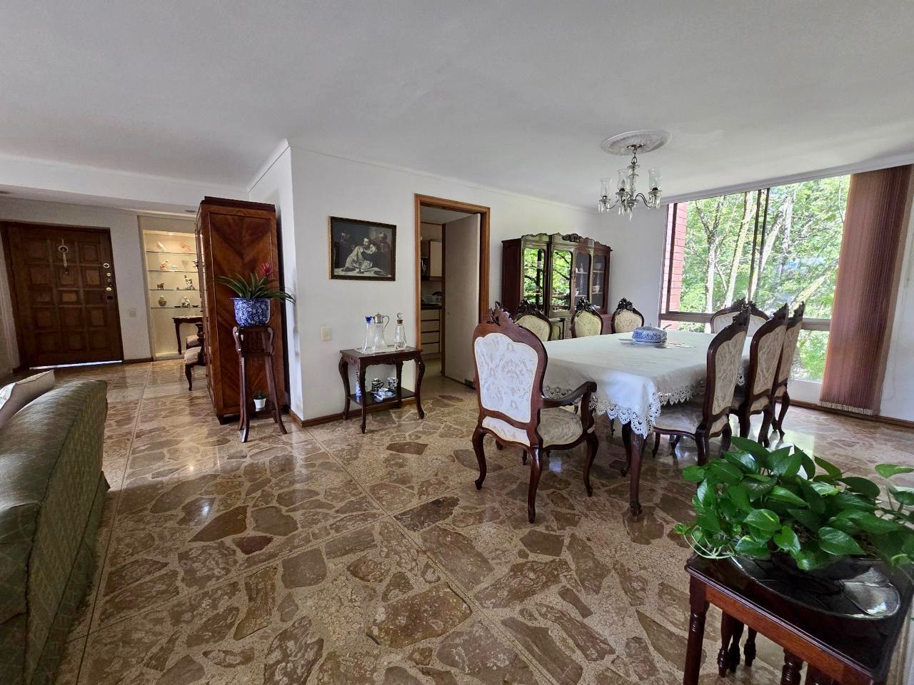 Apartamento en venta en El Poblado, Medellín 4