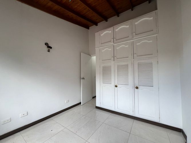 Apartamento de 3 alcobas en arriendo en Conjunto Residencial Isla Fuerta, Envigado, 89 m² · foto 10 de 17