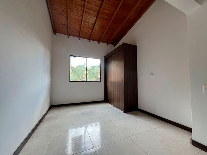 Apartamento de 3 alcobas en arriendo en Conjunto Residencial Isla Fuerta, Envigado, 89 m² · foto 14 de 17