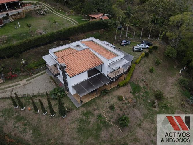 Finca en venta en Machado, Copacabana, 2800 m² · foto 5 de 9