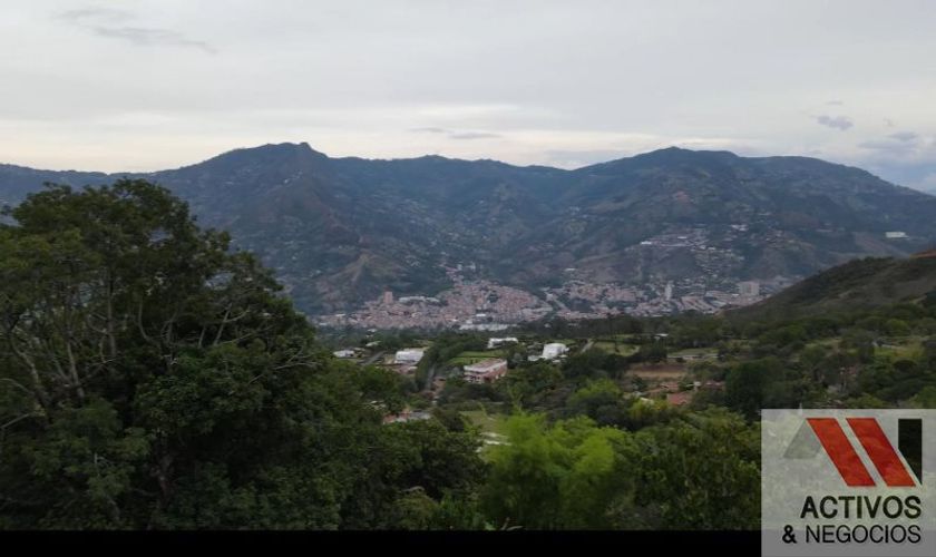 Finca en venta en Machado, Copacabana, 2800 m² · foto 8 de 9
