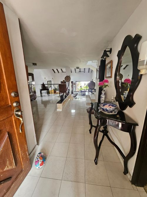 Casa de 4 alcobas en venta en Cristales, Cali, 312 m² · foto 2 de 23