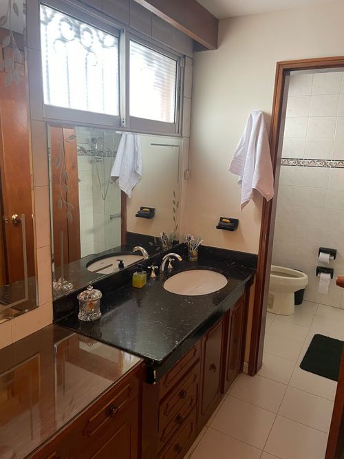 Casa de 4 alcobas en venta en Chicó Navarra, Bogotá, 619 m² · foto 9 de 24