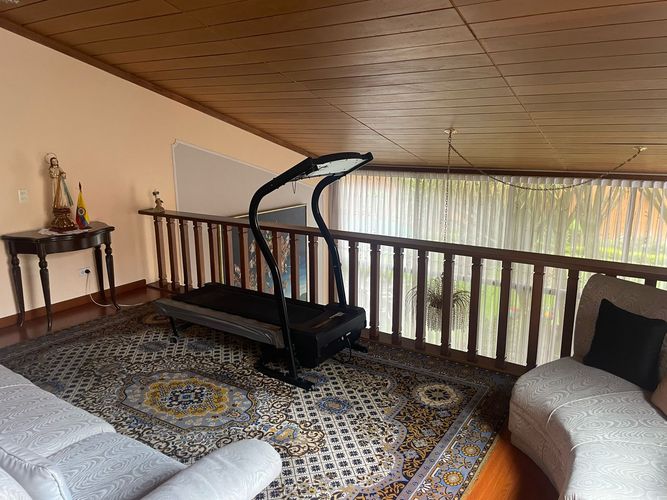 Casa de 4 alcobas en venta en Chicó Navarra, Bogotá, 619 m² · foto 13 de 24