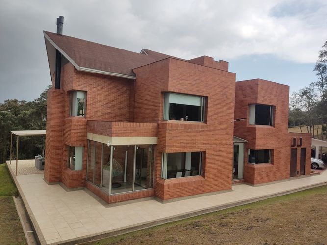 Casa de 6 alcobas en venta en Yerbabuena, Sopó, 700 m² · foto 2 de 24